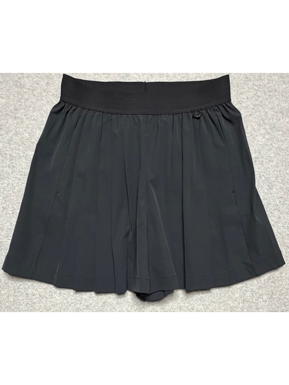 NWT Nike 24.7 PerfectStretch Dri-FIT Pleated Skort Women’s Medium Black